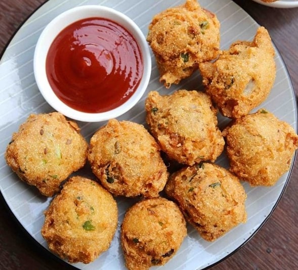 Suji Pakoda Recipe बारिश में चटपटा खाने का मन है तो बनाएं सूजी पकोड़ा 2140